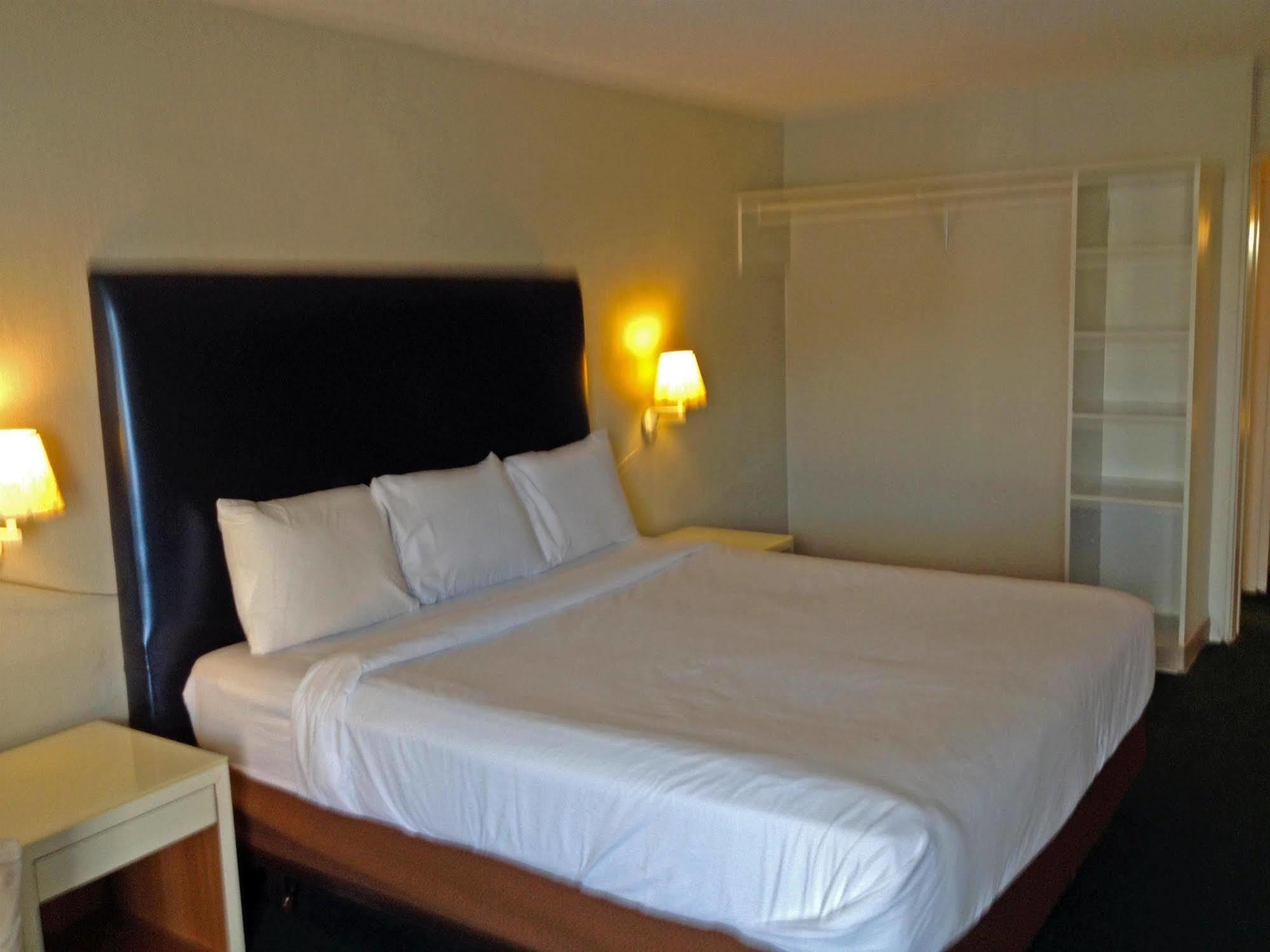 Country Hearth Inn And Suites Падука Екстериор снимка